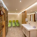 Montana Hotel 3*