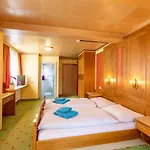 Montana Hotel