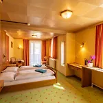 Montana Hotel 3*