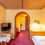 Montana Hotel 3*