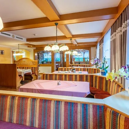Montana Hotel 3*