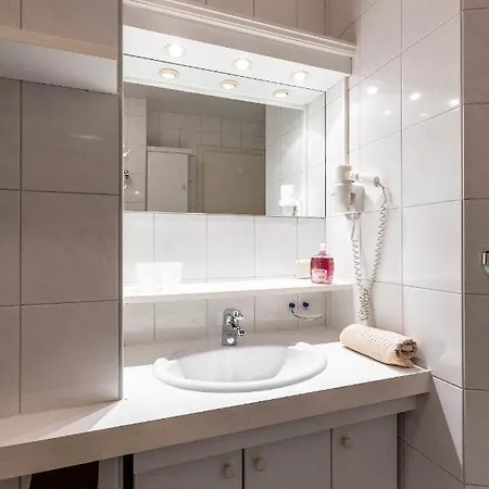 Ξενοδοχείο Montana 3*